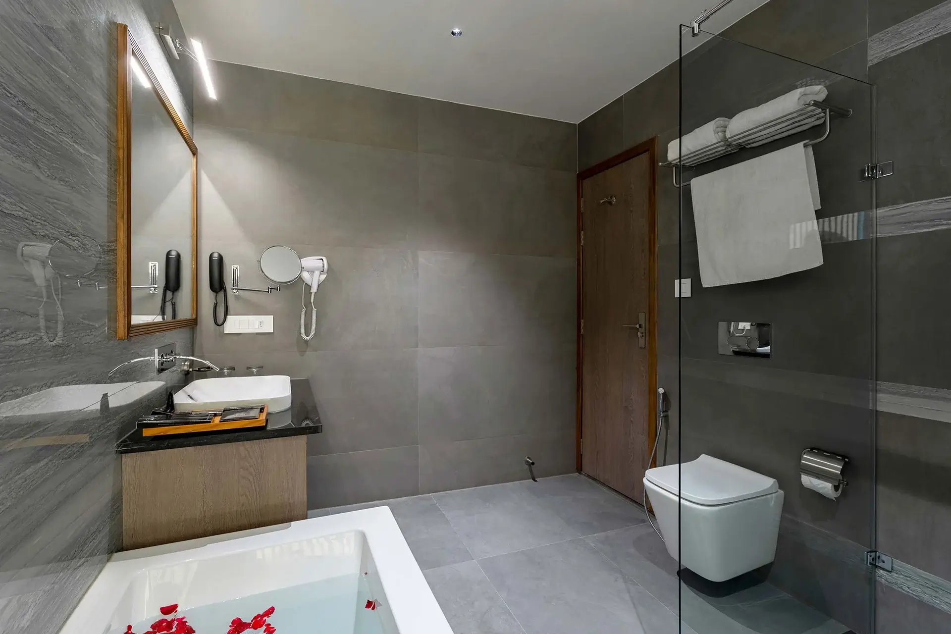 Planet-Inspired Luxury Rooms
