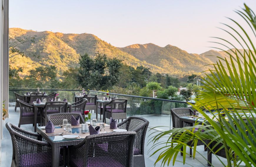 terrace cafe with valley views kumbhalgarh